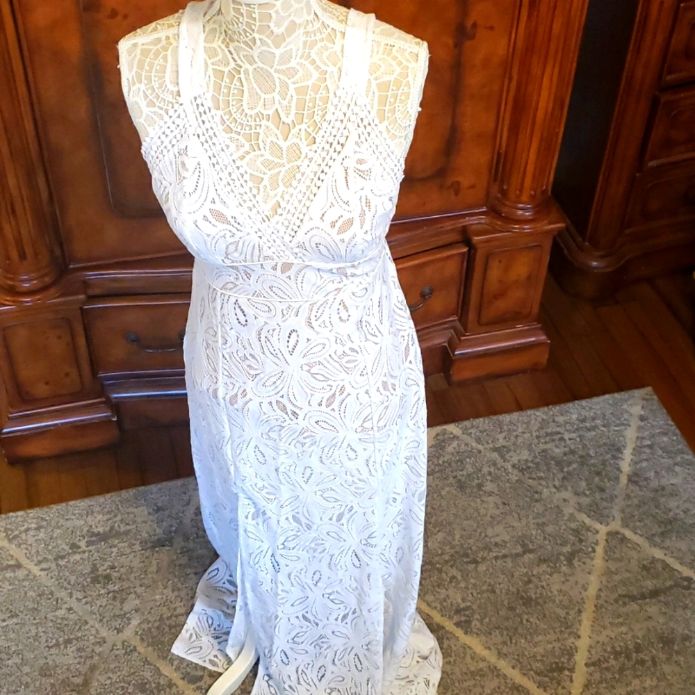 Guess lace long dress sz L